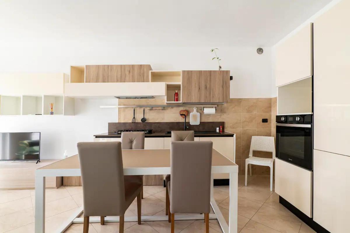 Апартаменты Elegante Bilocale, Zona Centro Лоди Экстерьер фото